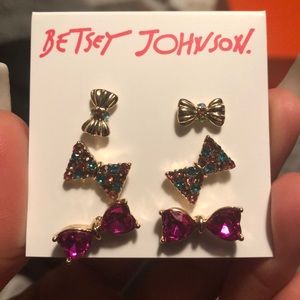 Betsey Johnson Bow earrings